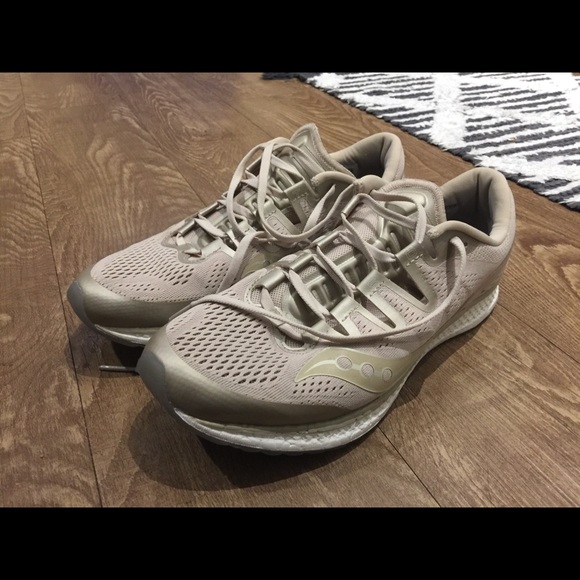 Saucony Other - Saucony 11M Freedom ISO Running Shoes